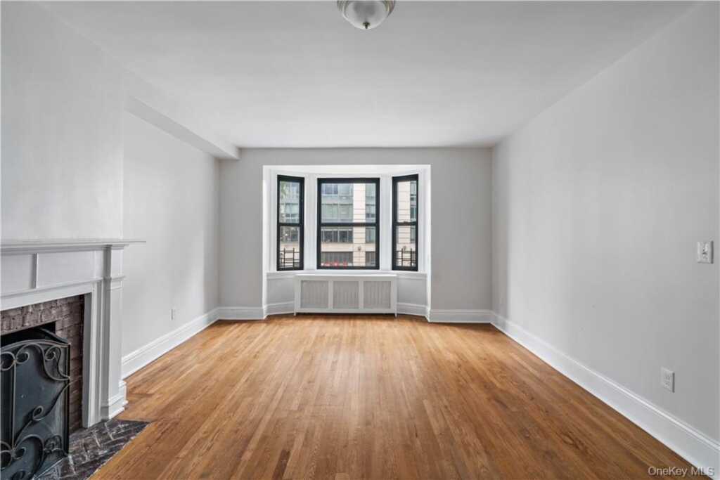 250 Martine Avenue, Unit #2F, White Plains, NY 10601 - Photo 4 of 19