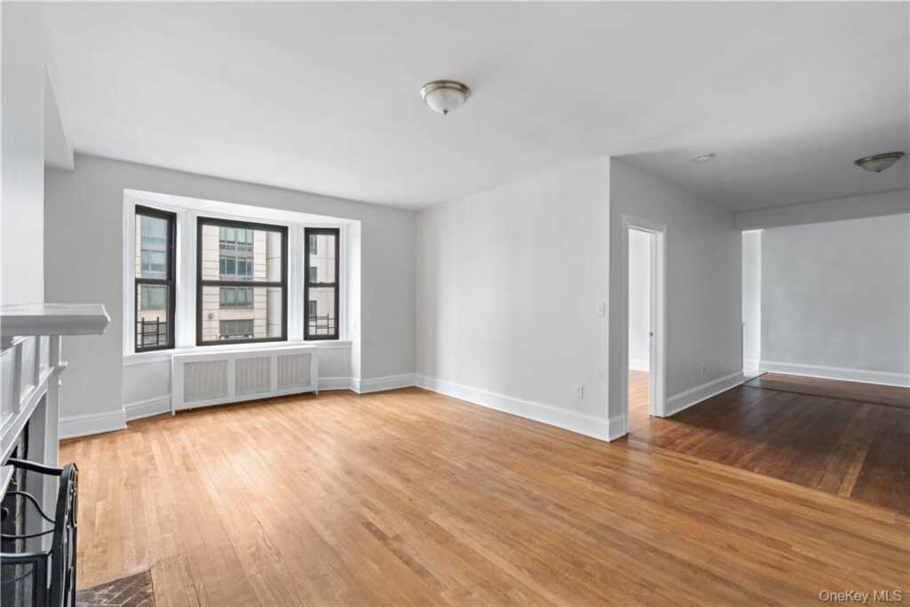 250 Martine Avenue, Unit #2F, White Plains, NY 10601 - Photo 5 of 19