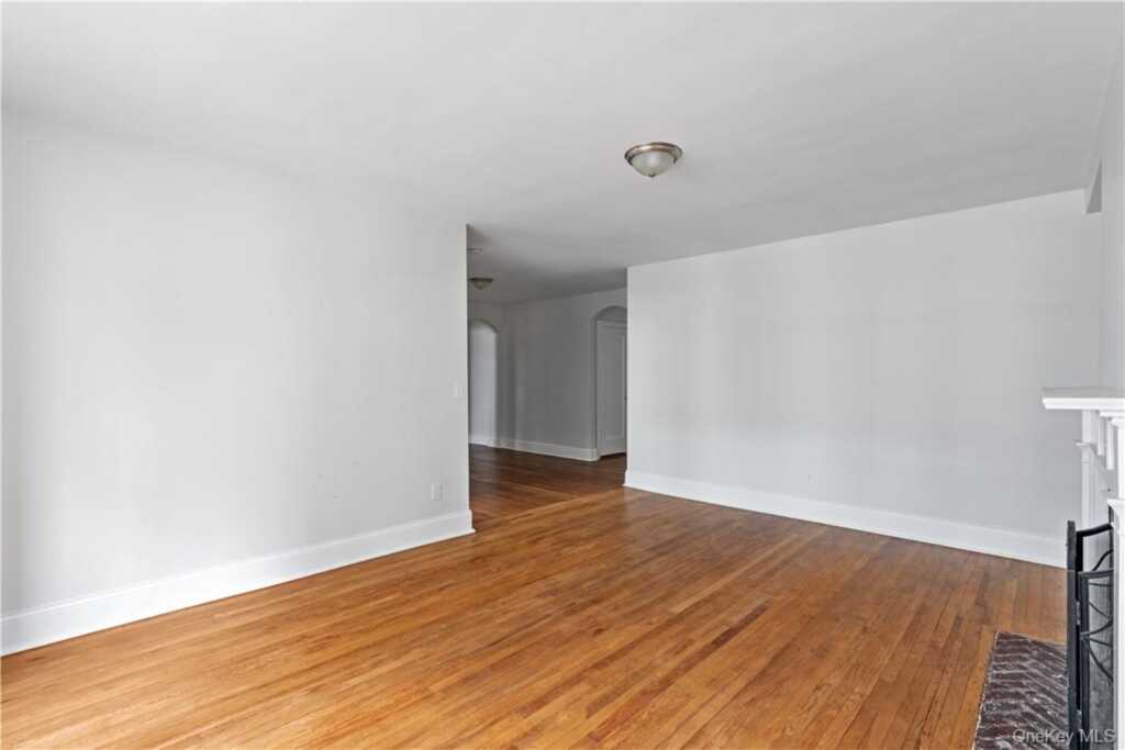 250 Martine Avenue, Unit #2F, White Plains, NY 10601 - Photo 6 of 19