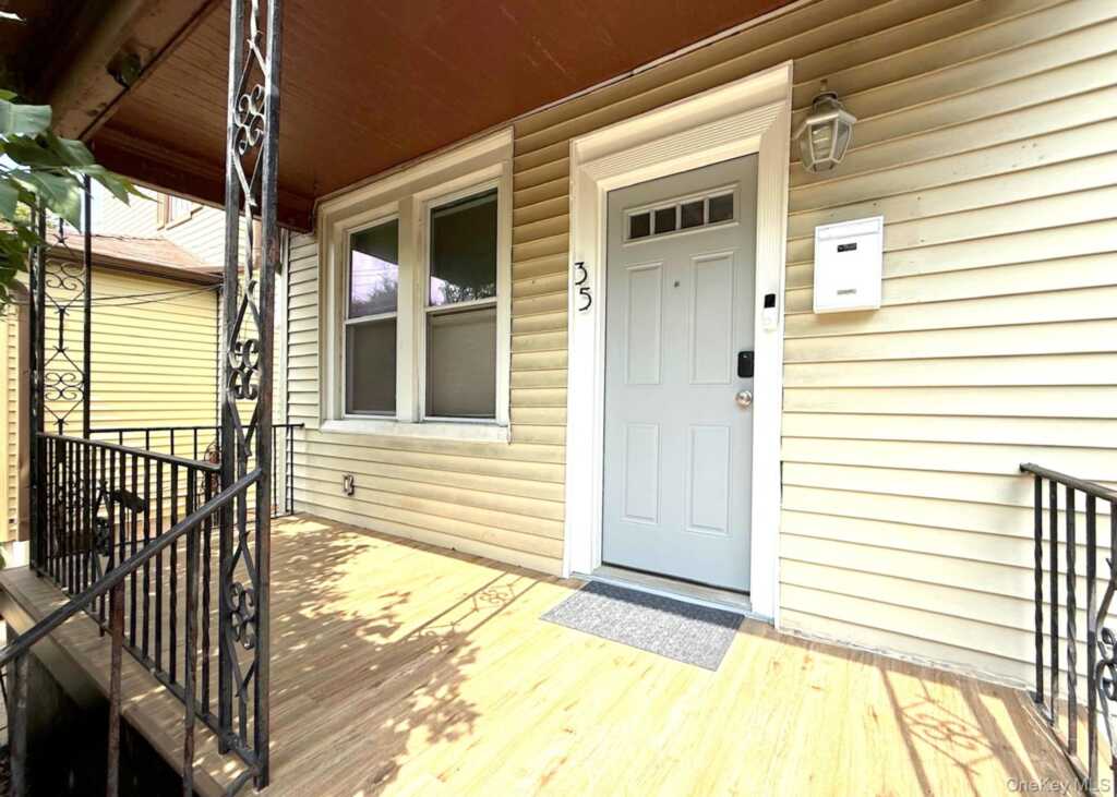 35 7th Street, New Rochelle, NY 10801 - Photo 2 of 17