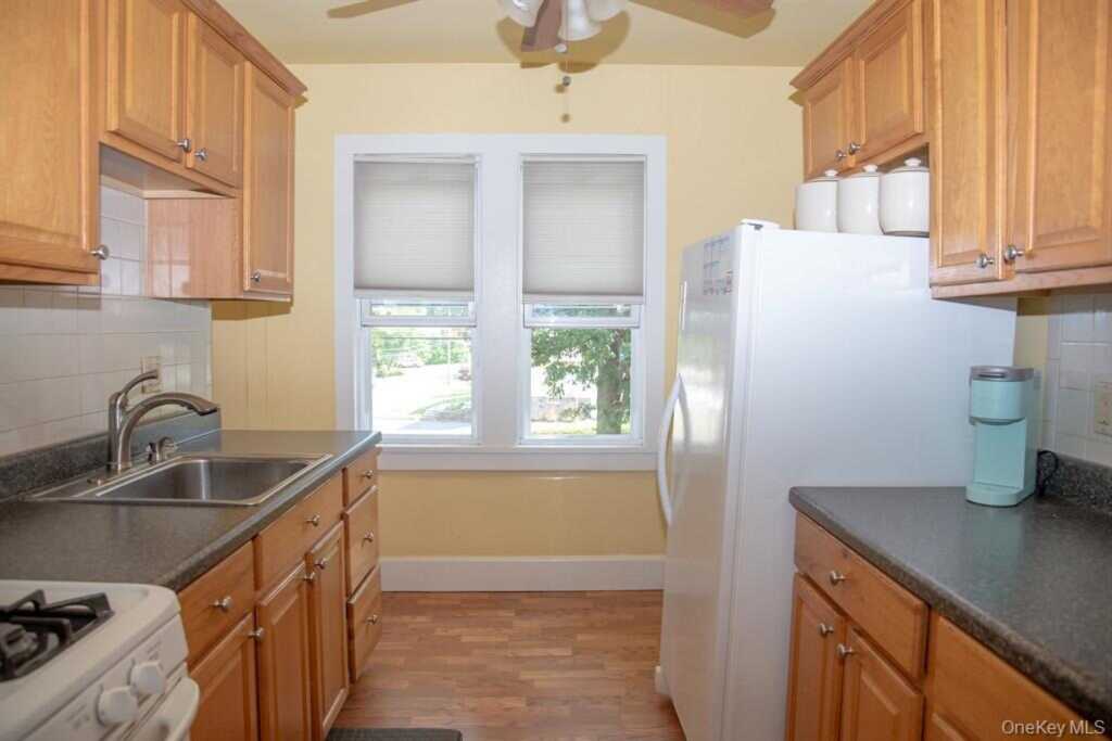 359 Orangeburg Road, Pearl River, NY 10965 - Photo 16 of 20