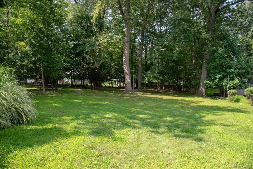 359 Orangeburg Road, Pearl River, NY 10965 - Photo 20 of 20