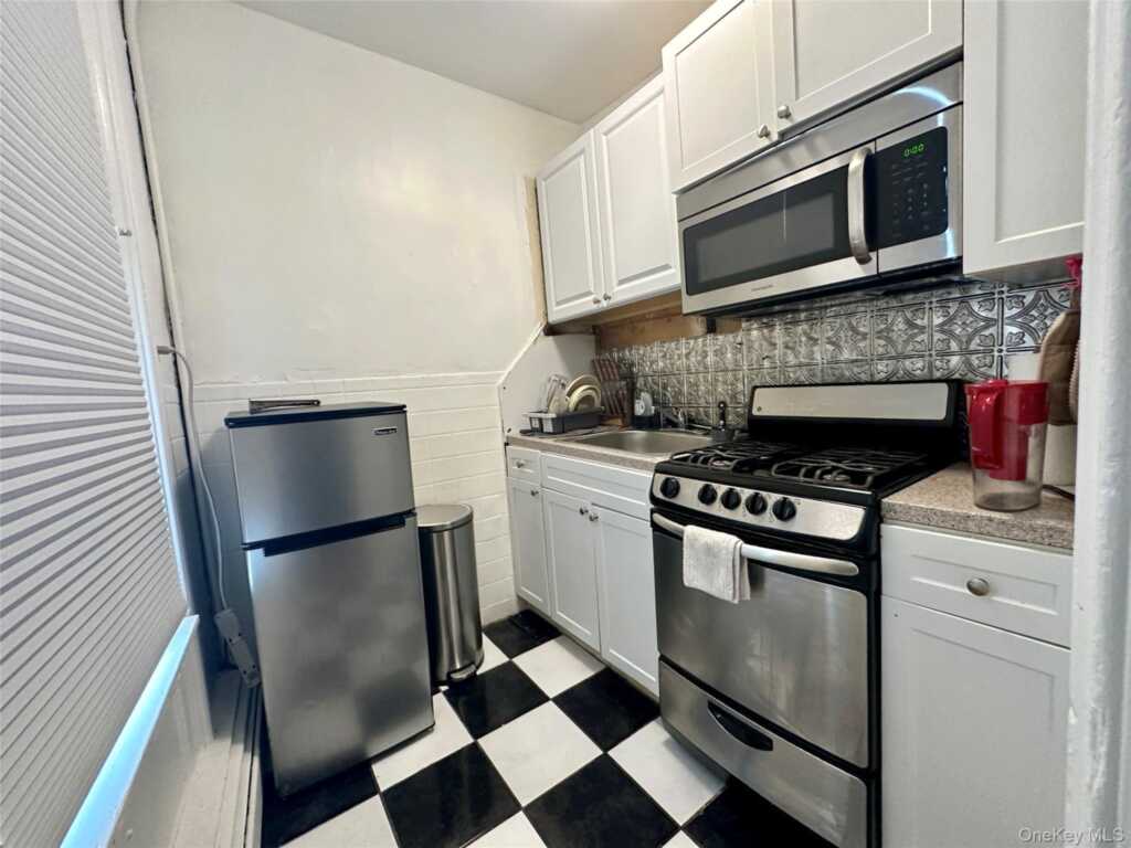 118 #1 Main Street, Unit #1, Nyack, NY 10960 - Photo 2 of 24