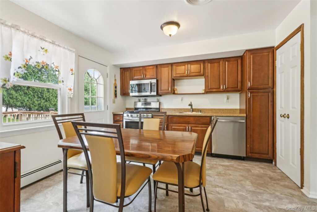 4 Babcock Court, Stony Point, NY 10980 - Photo 9 of 27