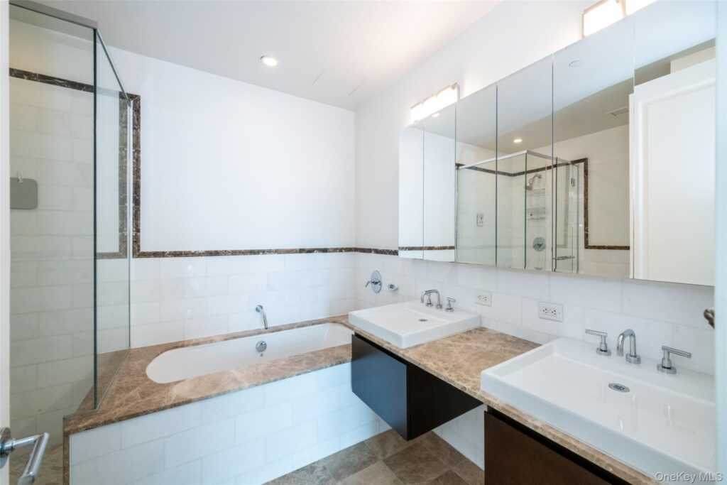 175 Huguenot Street, Unit #PH 701, New Rochelle, NY 10801 - Photo 14 of 27