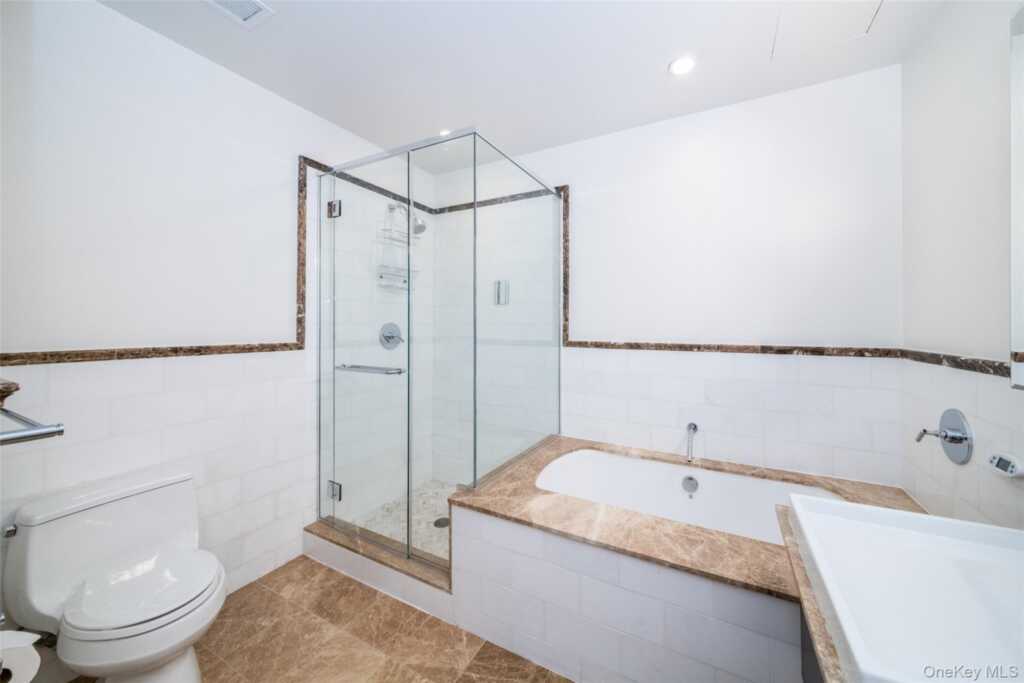 175 Huguenot Street, Unit #PH 701, New Rochelle, NY 10801 - Photo 16 of 27