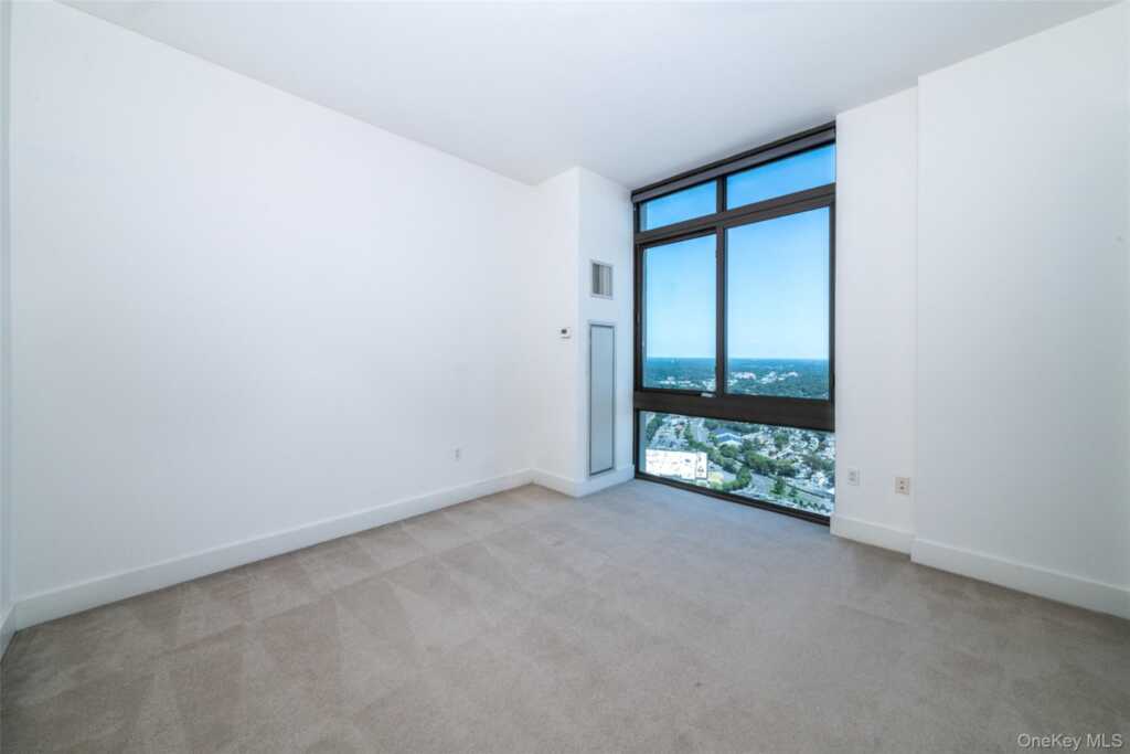 175 Huguenot Street, Unit #PH 701, New Rochelle, NY 10801 - Photo 19 of 27