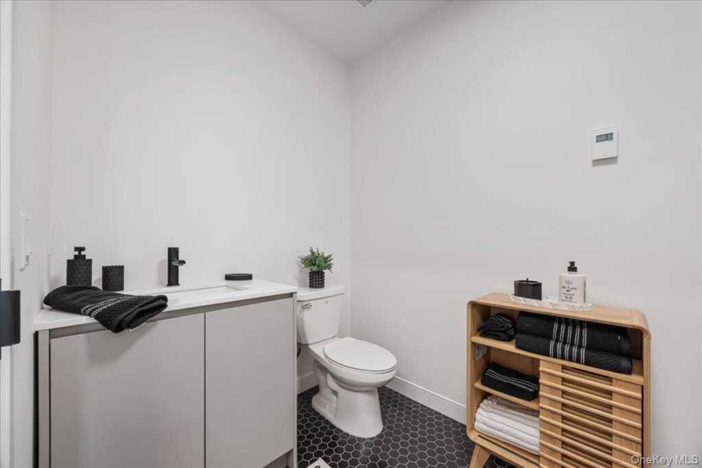 8 Chester Avenue, Unit #201, White Plains, NY 10601