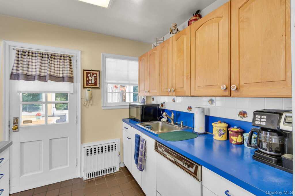 14 Coralyn Avenue, White Plains, NY 10605 - Photo 15 of 42