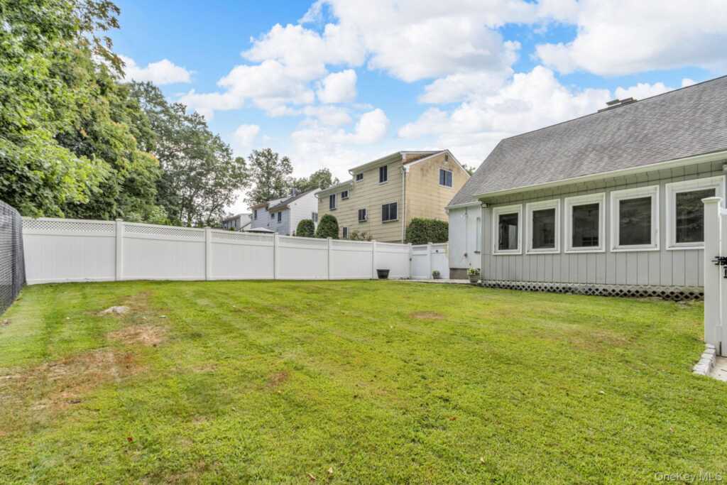 14 Coralyn Avenue, White Plains, NY 10605 - Photo 31 of 42