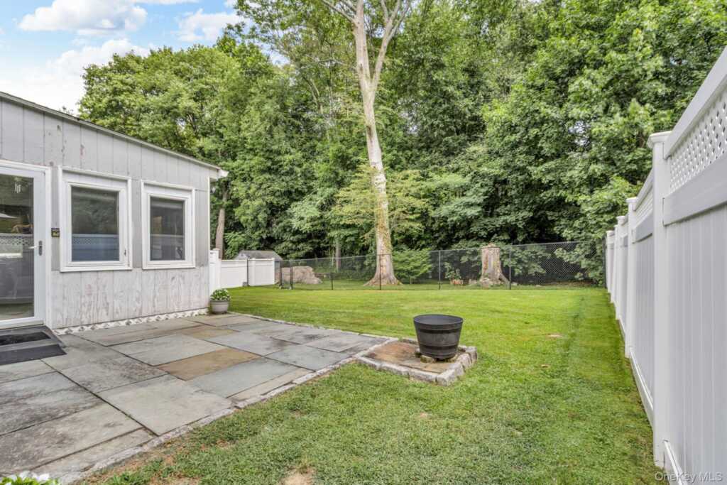 14 Coralyn Avenue, White Plains, NY 10605 - Photo 33 of 42