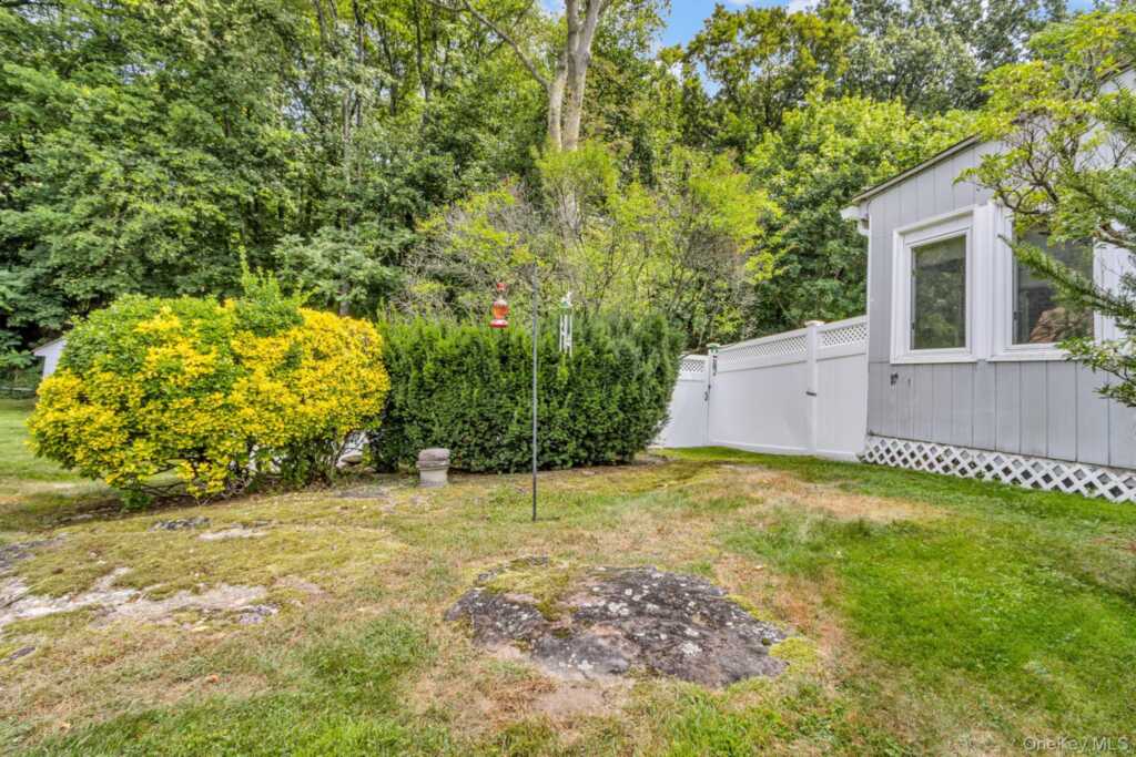 14 Coralyn Avenue, White Plains, NY 10605 - Photo 37 of 42