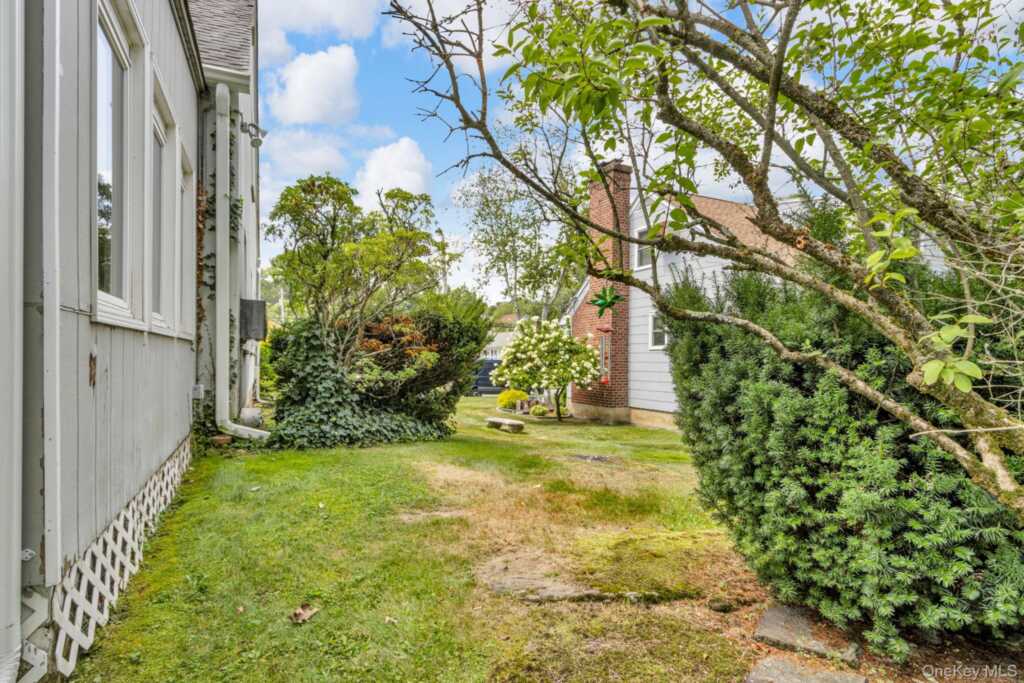 14 Coralyn Avenue, White Plains, NY 10605 - Photo 39 of 42
