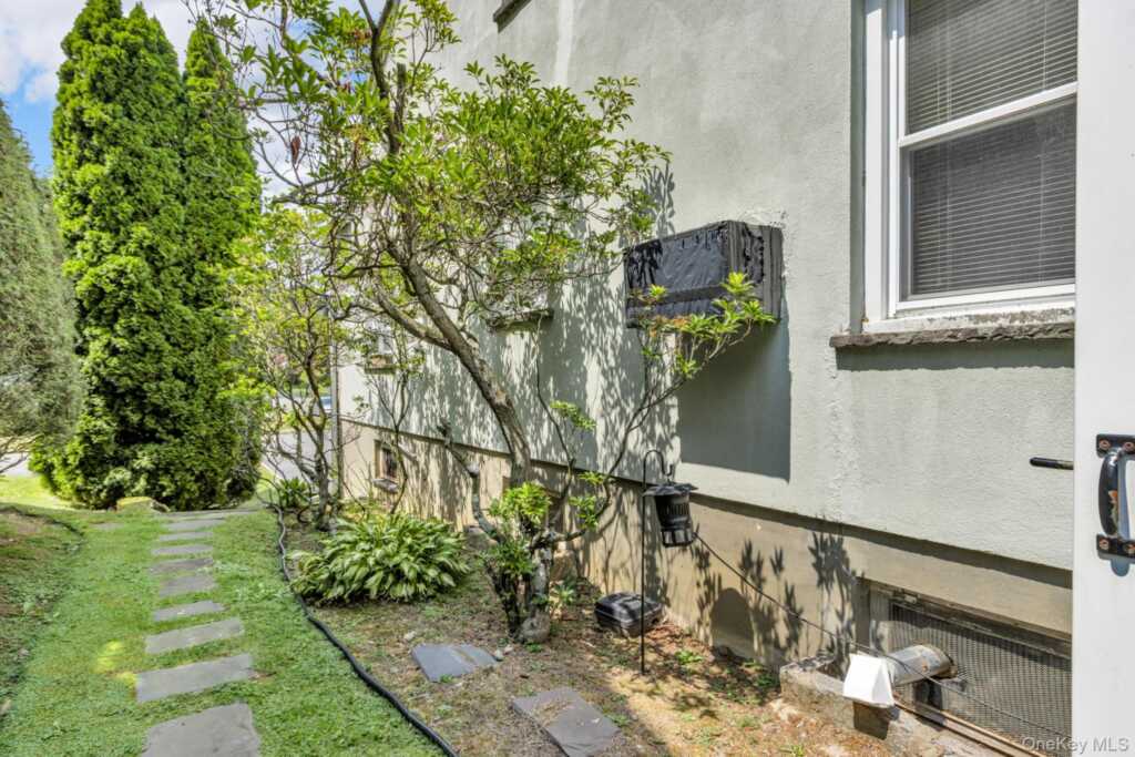14 Coralyn Avenue, White Plains, NY 10605 - Photo 40 of 42