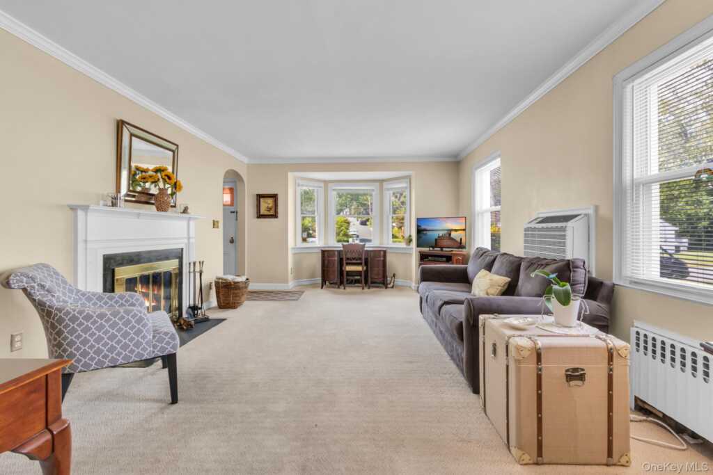 14 Coralyn Avenue, White Plains, NY 10605 - Photo 5 of 42