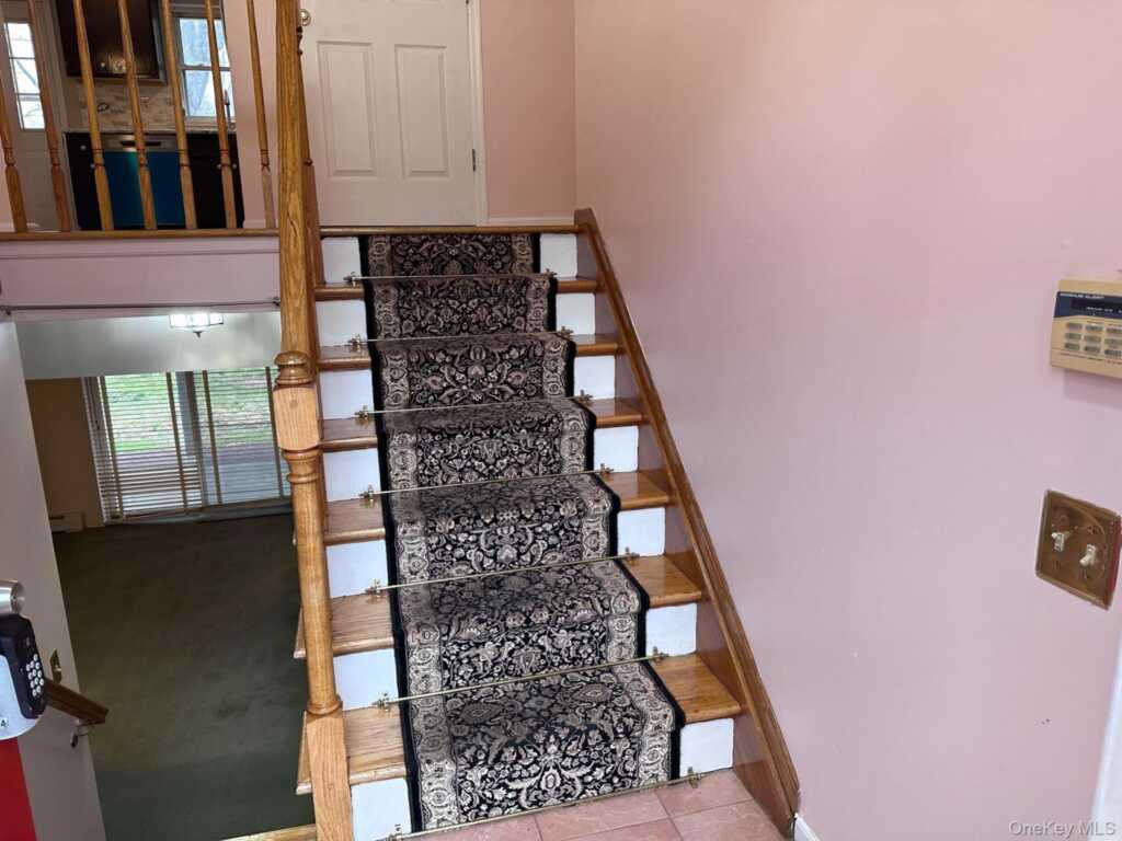 1 Nickolaus Lane, Nanuet, NY 10954 - Photo 4 of 37
