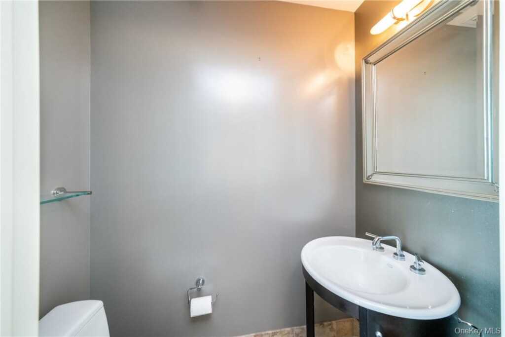 175 Huguenot Street, Unit #2203, New Rochelle, NY 10801 - Photo 10 of 33