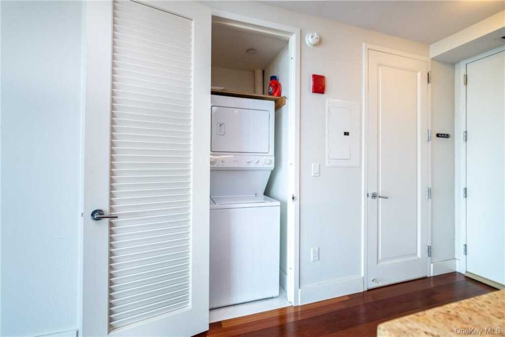 175 Huguenot Street, Unit #2203, New Rochelle, NY 10801 - Photo 11 of 33