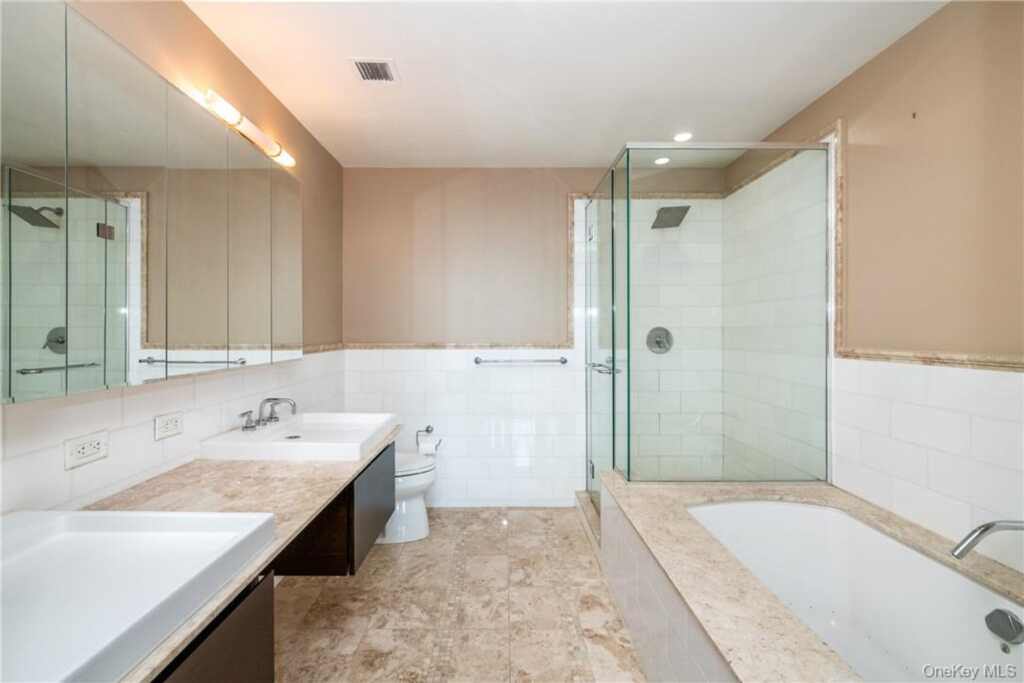 175 Huguenot Street, Unit #2203, New Rochelle, NY 10801 - Photo 18 of 33