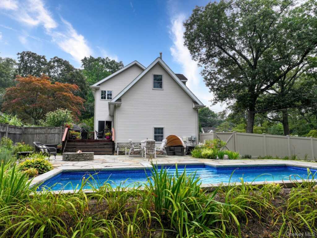 20 Palisades Avenue, Nanuet, NY 10954 - Photo 4 of 37