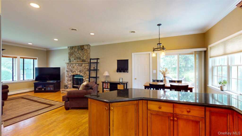 20 Palisades Avenue, Nanuet, NY 10954 - Photo 8 of 37