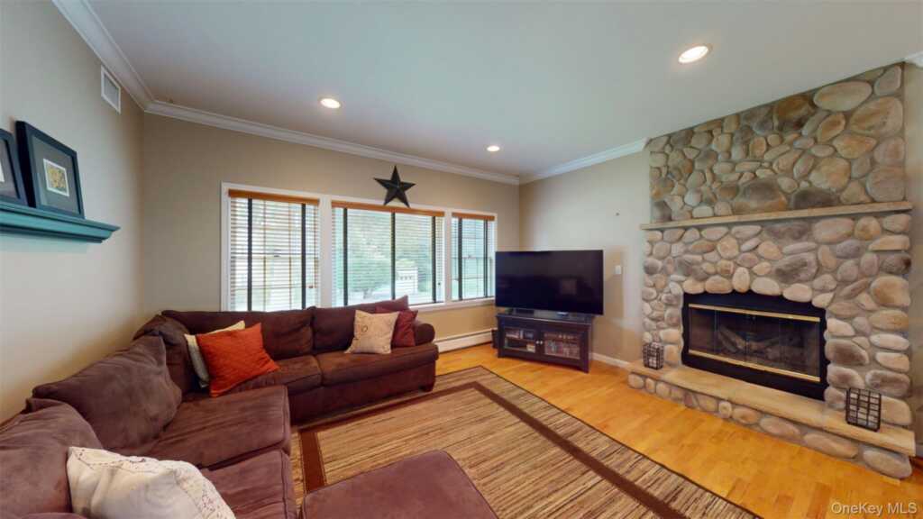 20 Palisades Avenue, Nanuet, NY 10954 - Photo 9 of 37