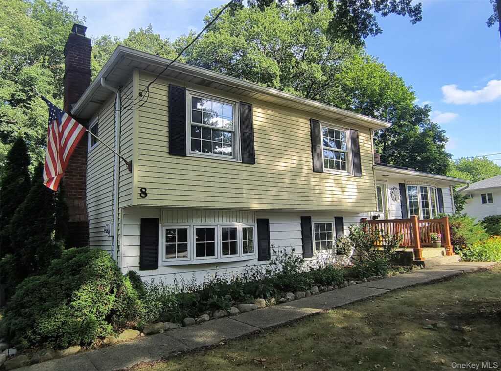 8 Beech Street, Nanuet, NY 10954 - Photo 2 of 45