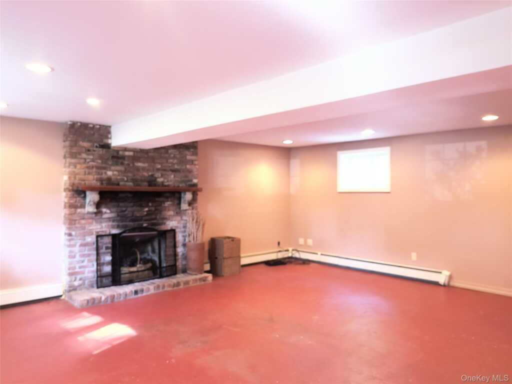 8 Beech Street, Nanuet, NY 10954 - Photo 31 of 45