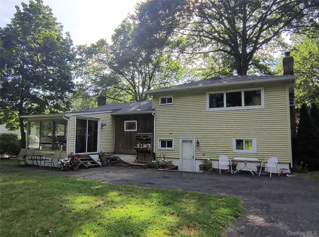 8 Beech Street, Nanuet, NY 10954 - Photo 35 of 45