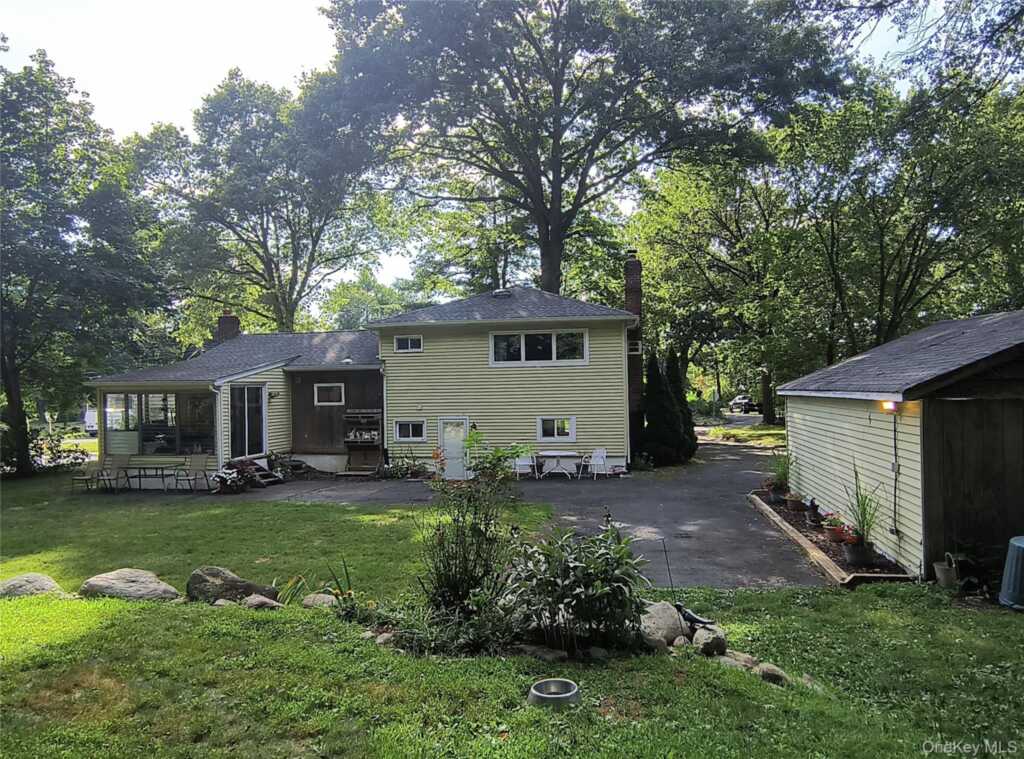 8 Beech Street, Nanuet, NY 10954 - Photo 37 of 45