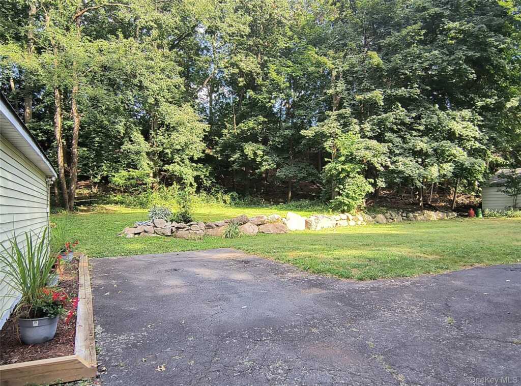 8 Beech Street, Nanuet, NY 10954 - Photo 39 of 45