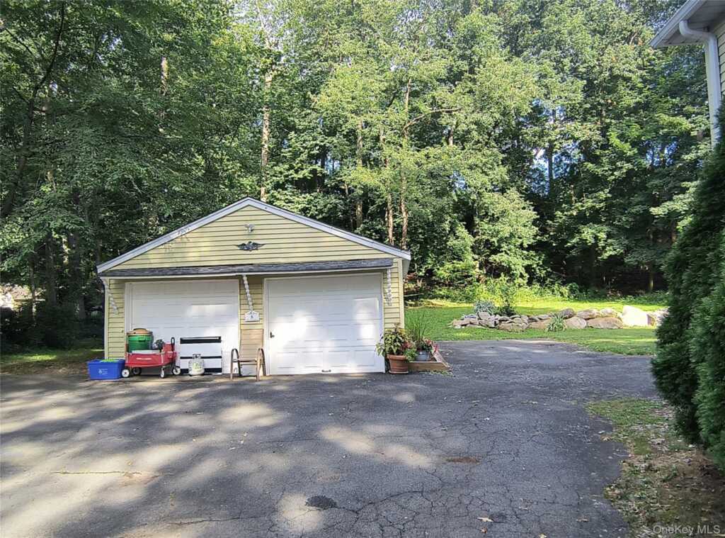 8 Beech Street, Nanuet, NY 10954 - Photo 40 of 45