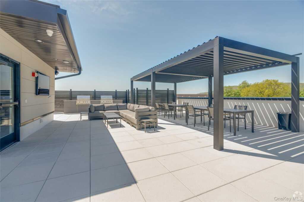 15 Washington Avenue, Unit #314, Suffern, NY 10901 - Photo 18 of 31