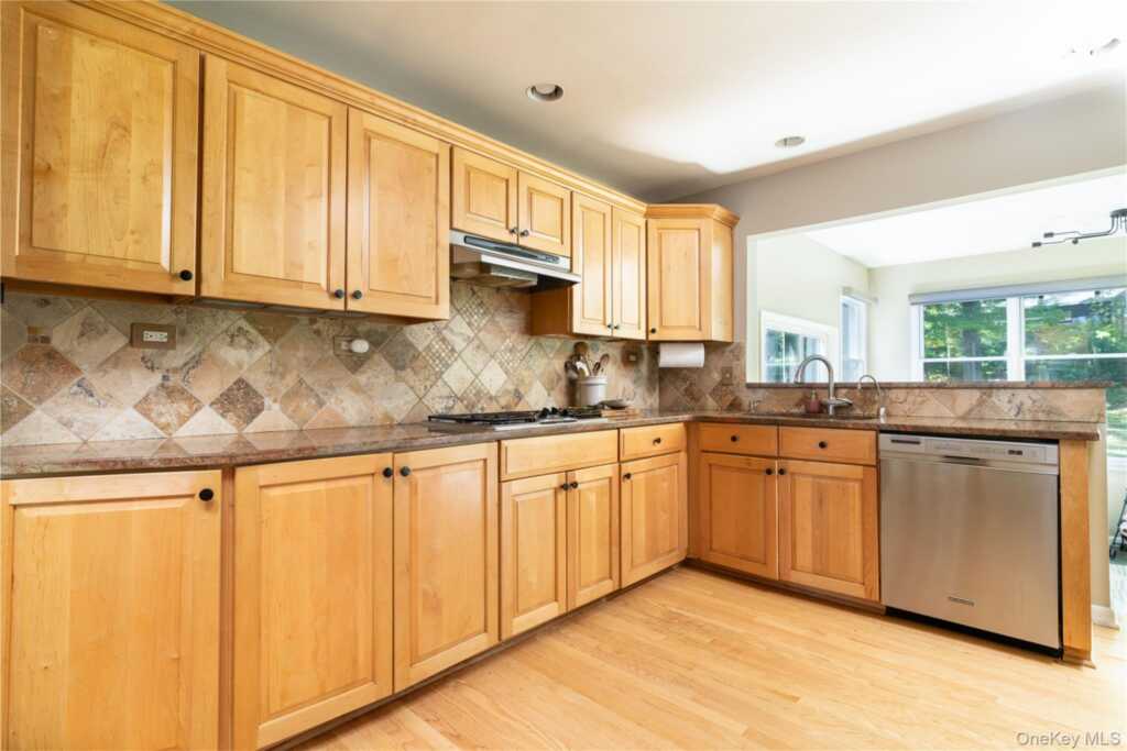 506 Midland Avenue, Nyack, NY 10960 - Photo 10 of 41
