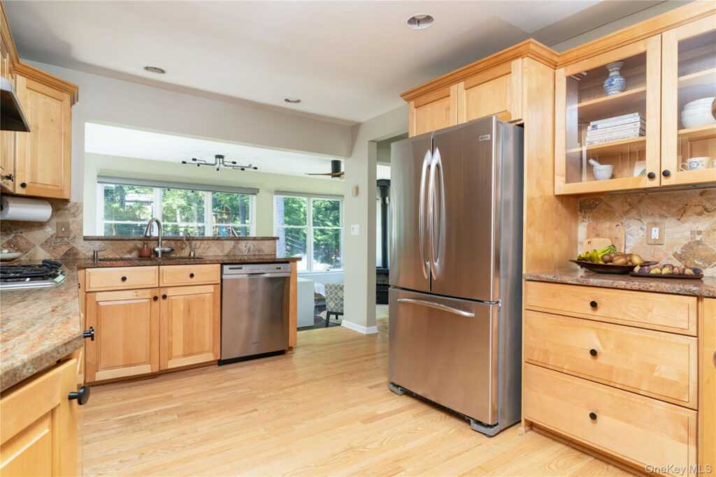 506 Midland Avenue, Nyack, NY 10960 - Photo 9 of 41