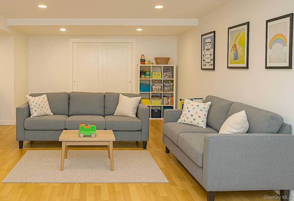 174 Waverly Road, New Rochelle, NY 10583 - Photo 15 of 19