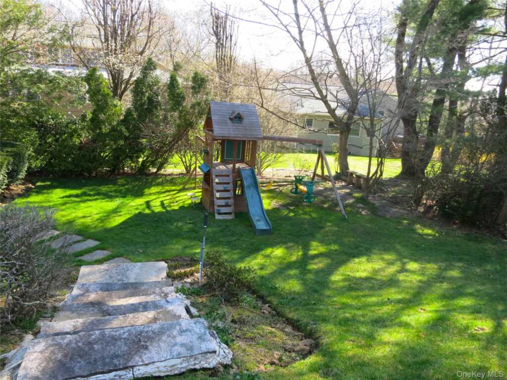 174 Waverly Road, New Rochelle, NY 10583 - Photo 18 of 19