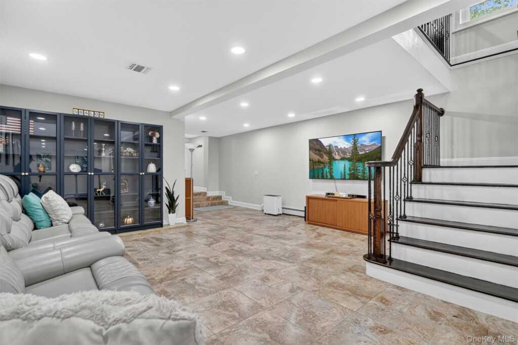 6 Gail Drive, New City, NY 10956 - Photo 37 of 49