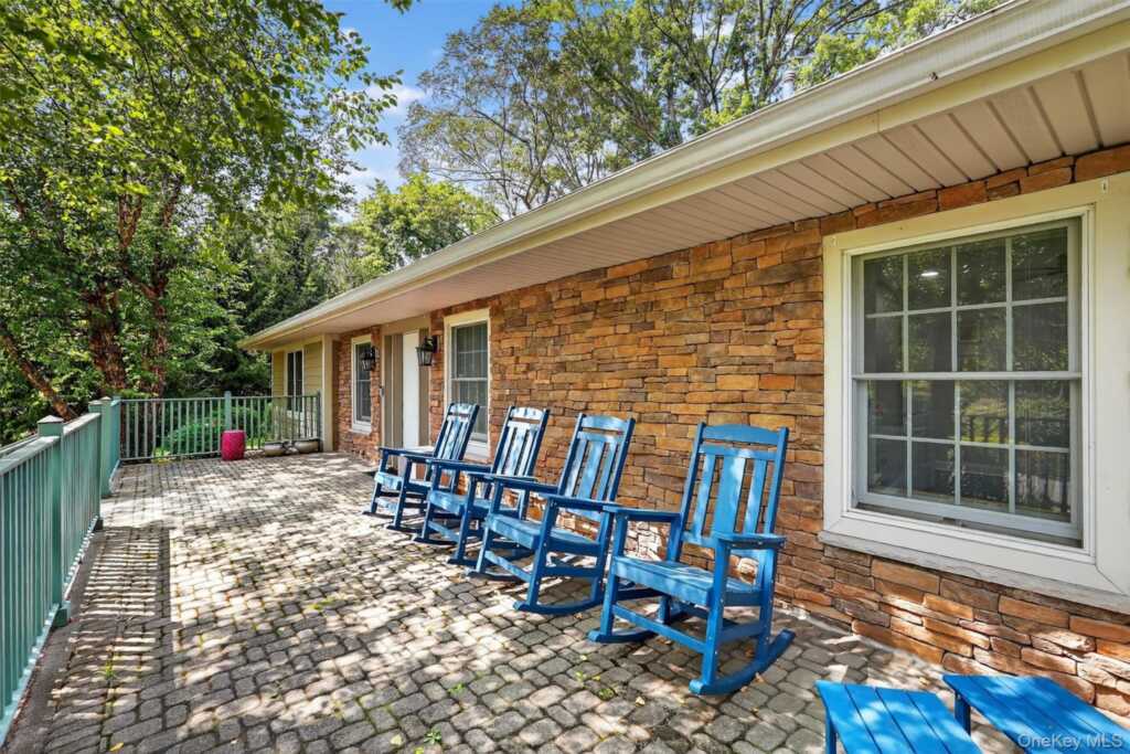 6 Gail Drive, New City, NY 10956 - Photo 4 of 49