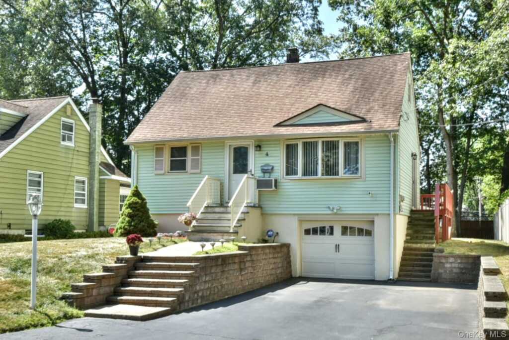 4 Terrace Avenue, Suffern, NY 10901 - Photo 2 of 29