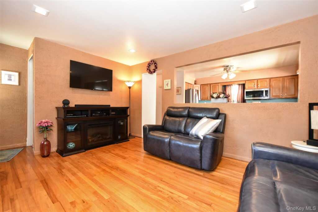 4 Terrace Avenue, Suffern, NY 10901 - Photo 6 of 29