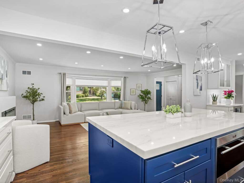 43 Amherst Drive, New Rochelle, NY 10804 - Photo 12 of 50