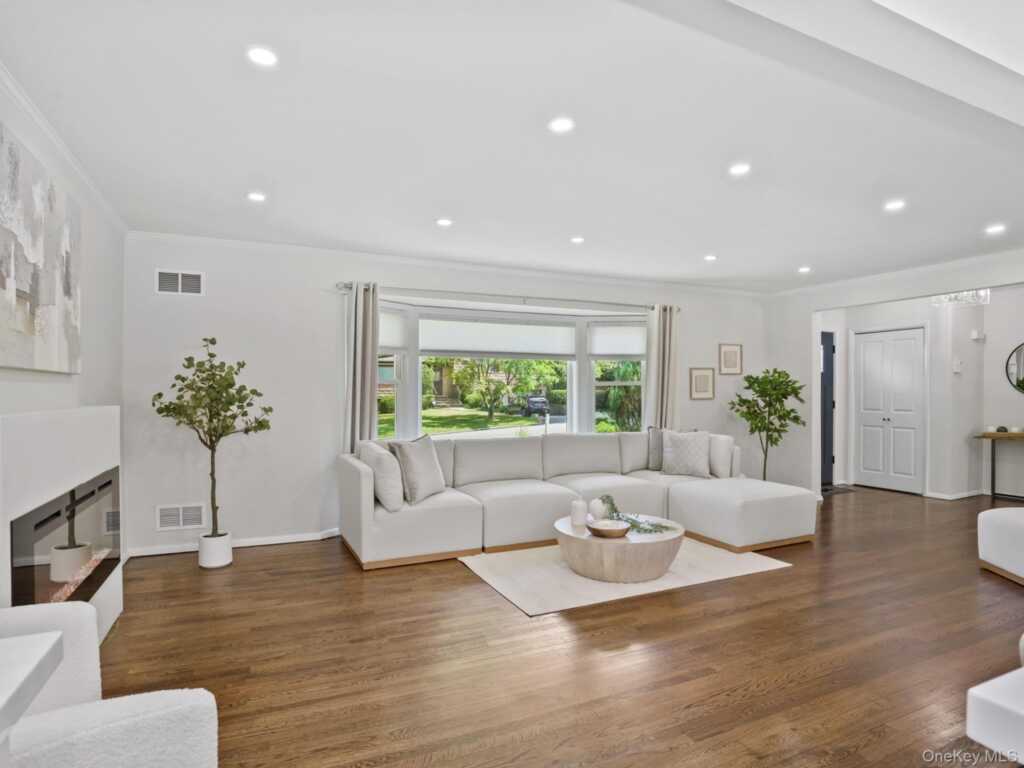 43 Amherst Drive, New Rochelle, NY 10804 - Photo 18 of 50