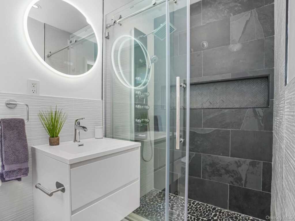 43 Amherst Drive, New Rochelle, NY 10804 - Photo 25 of 50