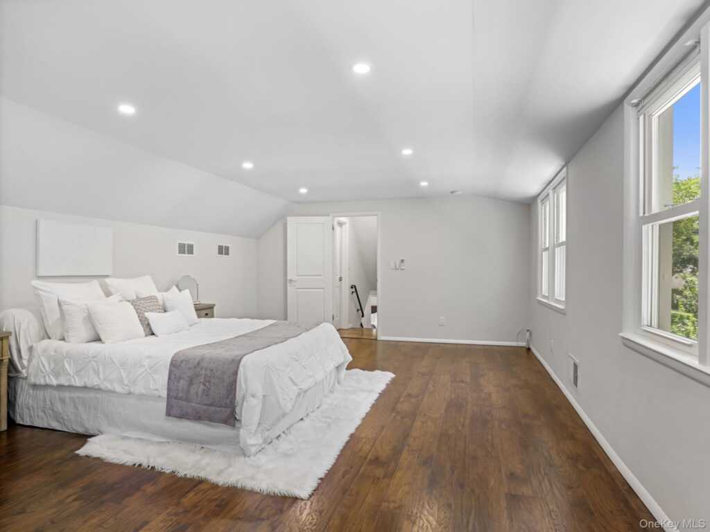 43 Amherst Drive, New Rochelle, NY 10804 - Photo 28 of 50
