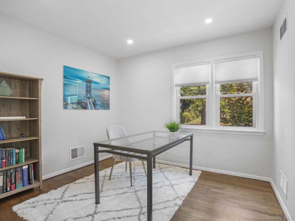43 Amherst Drive, New Rochelle, NY 10804 - Photo 32 of 50