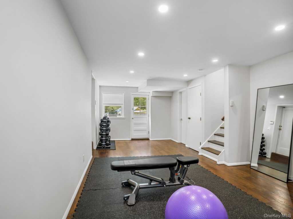 43 Amherst Drive, New Rochelle, NY 10804 - Photo 35 of 50