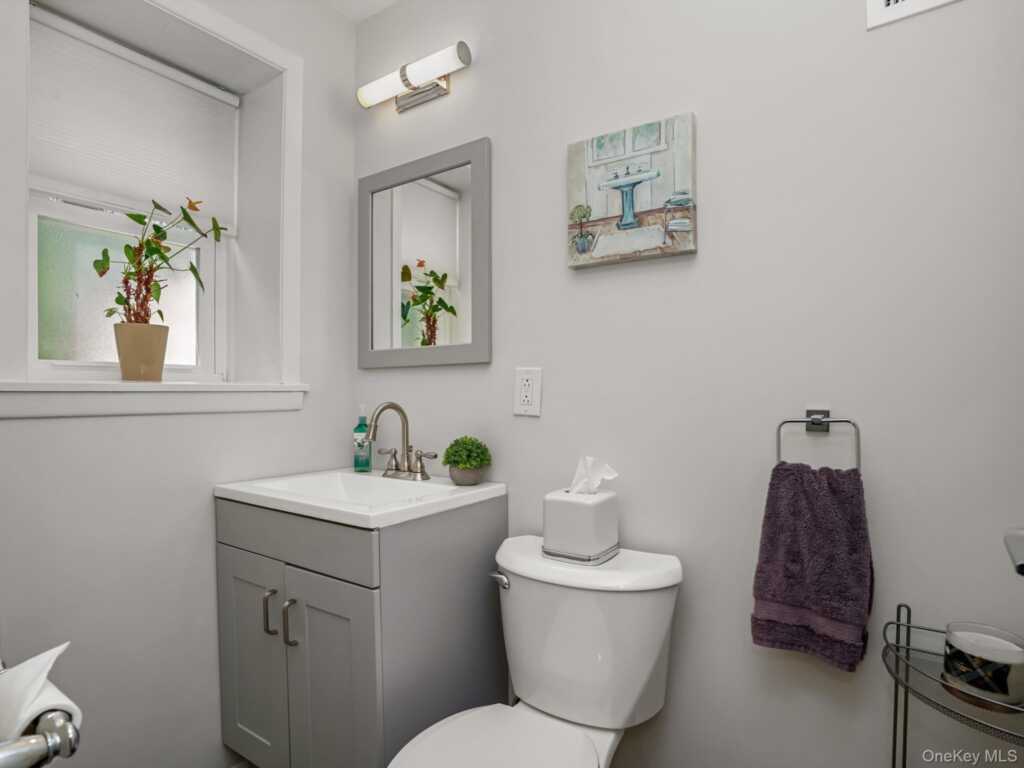 43 Amherst Drive, New Rochelle, NY 10804 - Photo 36 of 50