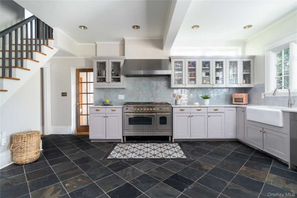 53 Glen Byron Avenue, Nyack, NY 10960 - Photo 12 of 38