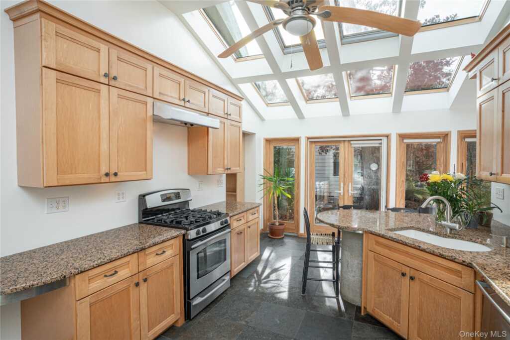 209 Foss Drive, Nyack, NY 10960 - Photo 2 of 15